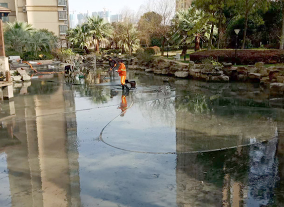 福山镇景观池淤泥清理